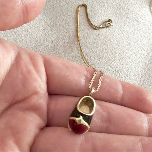 14k solid gold shoe pendant or charm necklace red black enamel - Picture 3 of 16